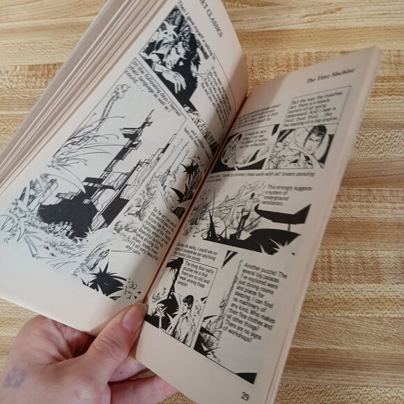 The Time Machine HG Wells 1984 B&W Pocket Classics Comic Paperback Vintage 80s - Picture 7 of 8